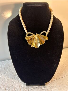 Park Lane Pearl Necklace Gold Leaf Pendant Rhinestones Dressy Glam MOB Cocktail